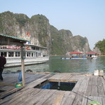 Sofitel Legend Metropole - 水上生活者は魚介類養殖を