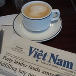 Sofitel Legend Metropole - 朝、クラブラウンジでカプチーノ