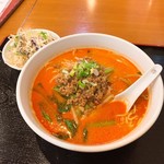 泰山亭 - 担々麺７００円