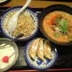 熱烈タンタン麺 一番亭 新都心店 - よくばりセット ８８０円