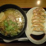 熱烈タンタン麺 一番亭 新都心店 - 定番セット ８８０円