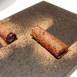 ハジメ - 前菜　ハジメ　イチジクのチュイル.jpg