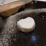 ハジメ - シンプルに焼き塩のみで調理されフォアグラ2