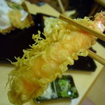 手打ちうどん 新富 - ☆ここでまたまた海老ちゃんをパクリ（＾ｕ＾）☆