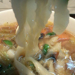 西安料理 刀削麺園 - 刀削麺のアップ