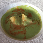 南欧料理　COMO - ●アズーリコース
            ⚫︎うすい豆のスープ
            トルテリーニ ビスクのアクセント