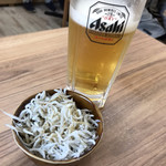 焼貝いろは - 生ビール しらすおろし