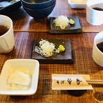 そば草香 - 薬味が運ばれてきました\( ˆoˆ )/