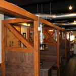 味ちゃん - 清潔な店内でお食事を楽しんでください！