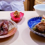 日本橋蛎殻町 すぎた - 鮟肝、ホタルイカ味噌漬け、北海しまえびの頭、新政と合わせて