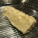 てんぷら 深町 - たけのこ。一口食べると、予想以上に春の香りが口に広がります。