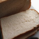 住吉屋 - パンを切るのが下手ですみません(^^ゞ