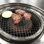 レストラン 肉の蔵 - こちらは和牛の肉だけしかわからない(笑)
            食べ応えあります。