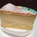 ル・カカオイエ - チーズケーキ。これもおいしい。