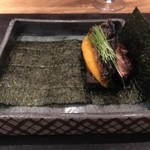 眞 - 芽ネギ、鰻のかば焼き、フォアグラソティ、フレッシュマンゴー、ヨモギ麩、右からぱりぱりの有明産海苔
