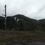 峠の茶屋 - 駐車場からの景色　まだ残雪も…