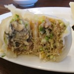 手打らーめん　玄 - 断面をパシャ！このあんは最高だな。