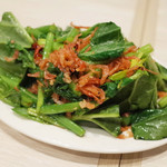 トンテキ食堂8 - ほうれん草とニンニクの芽の温サラダ(650円)