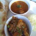 Jaipuru - （上）チキンバターマサラ（下）野菜カレー