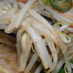 らーめんでぽっと - たまにはモヤシもリフトして