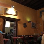 IL RISTORANTE DEI MERCANTI  - 天井が高い