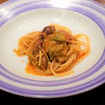 トラットリアビコローレヨコハマ - スパゲッティ　ホタルイカ、ふきのとう、フレッシュトマトのペペロンチーノ