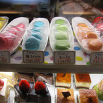 パティスリーアドゥマン - ショーケース内