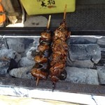 Chikusada - ①うなぎ肝串焼き300円
                        ②うなぎたれ串焼き300円