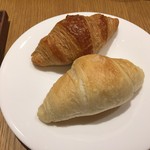 日本橋浅田 - キャラメルクロワッサンと塩パン