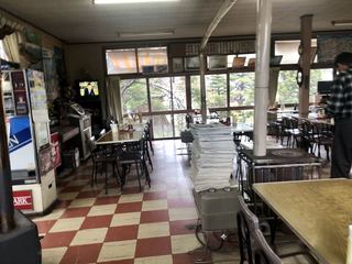 Maruya Shokudo - ノスタルジックな店内