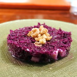 hikari-yurari - 紫キャベツと鶏肉とクルミのサラダ1,100円シェア後