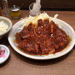 矢場とん - 【名物】わらじとんかつ定食