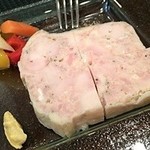 ブラッスリー　ドゥシェフ - 鶏モモ肉とゴルゴンゾーラチーズのテリーヌ（550円）