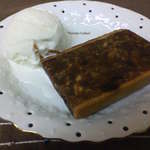 ふりこ茶房 - フルーツケーキ　盛り付け写真