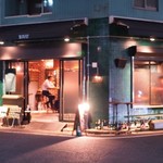 惣菜と甘味 それがし - お店外観（店名通りの角）