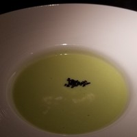 大どころ - お通し
                    グレーンピースと湯葉のスープ
