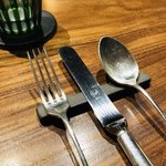 リョウリヤ ステファン パンテル - INOXの使いやすいシンプルなカトラリーセット。お肉は、築地の「有次」のナイフでした( ^ω^ )