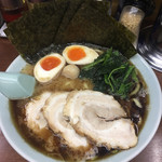 三國家 - 黒ラーメン全貌