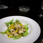 Bar & Dining bijou - 焼きポアロ葱と甘鯛のマリネ