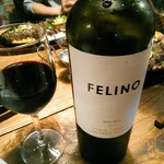 炭火焼ハンバーガー＆ステーキ チェリーズ - ワインのわかる参加者にお肉に合うワインとしてアルゼンチンのフルボディを選んでもらいました。メニュー上は一番高い４５００円(税込)のもの。