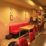 鉄板食堂 バレーナ - テーブル席もございます！！