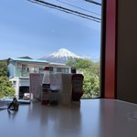 MONTEGO CAFE - 窓からの富士山