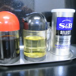 らーめん金竜 - 卓上調味料