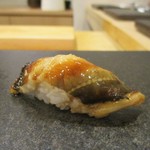 あま木 - 穴子：今の時期、アナゴは一年中で一番厳しい時期だそうです。　それなのに、ふっわふわで 感激のお味です！　　　　　　2019.04.06