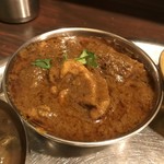 ダルバート食堂 - 骨付き山羊肉カレーアップ