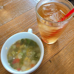 ミルクブッシュ - スープとりんごジュース