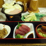 桂城 - これがマグロ定食です。この他にマグロ汁が付きます。　(2008.12)