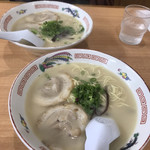 Hanachan Ramen - 白ラーメン500円。安い。