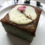 チリムーロ - 桜香るよもぎのホワイトチョコがけケーキ