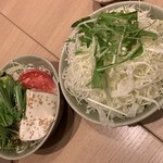 大戸屋 - お豆腐サラダとシャキシャキキャベツ